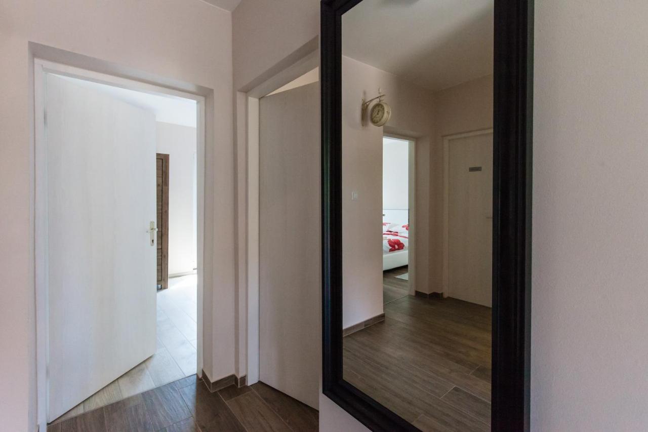 Apartman "Babac" Apartment สลูน ภายนอก รูปภาพ